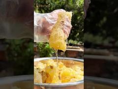 Es gibt keinen übermäßig süßen industriellen Honig, nur die geschichteten Aromen, die die Natur schenkt.