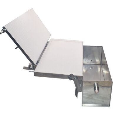 kaufen Wasserzirkulationsgekühlte Bienenwachs-Wabenplattenmaschine mit Aluminiumlegierungs-Walzenpräger für Bienenzuchtgeräte (420*210 mm) on-line-Fertigung