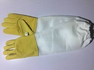 Dauerhafte gelbe Schaffell-Imkereihandschuhe mit weißem weichem gelüftetem Teil, weiße elastische Stulpe