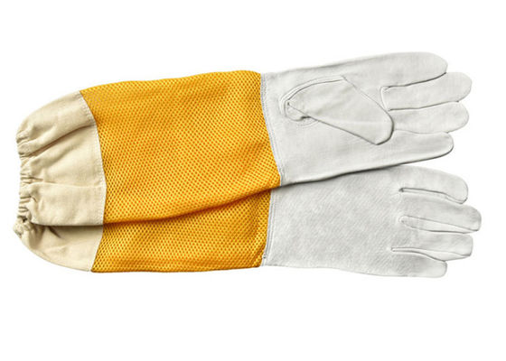 Weiße Schaffell-Imkerei-Handschuhe mit gelüftetem gelbem Gridding-Beweis
